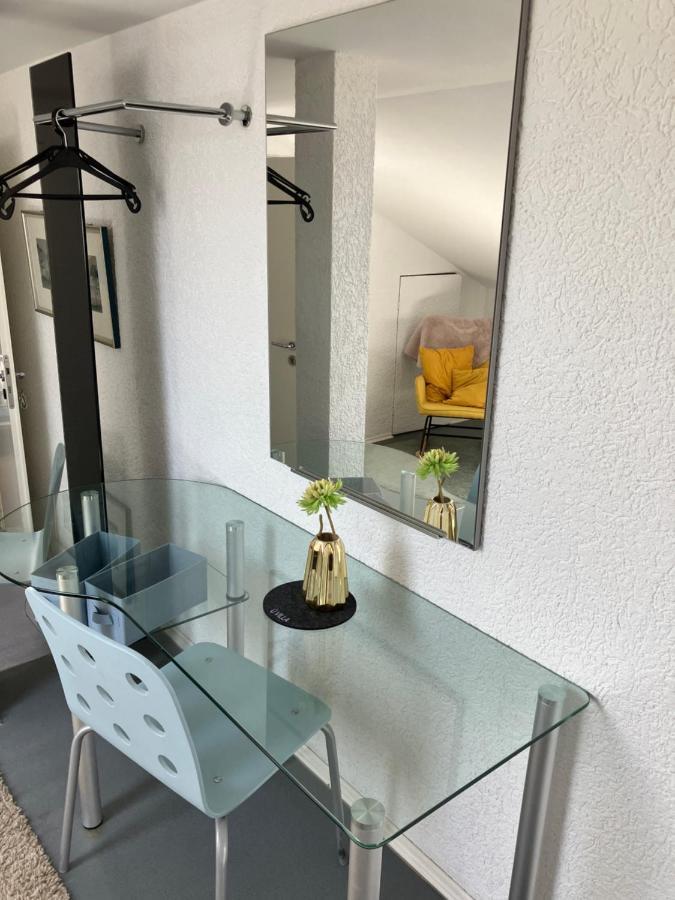 Ue Villa 4 Zimmer เฮิร์สไชด์ ภายนอก รูปภาพ