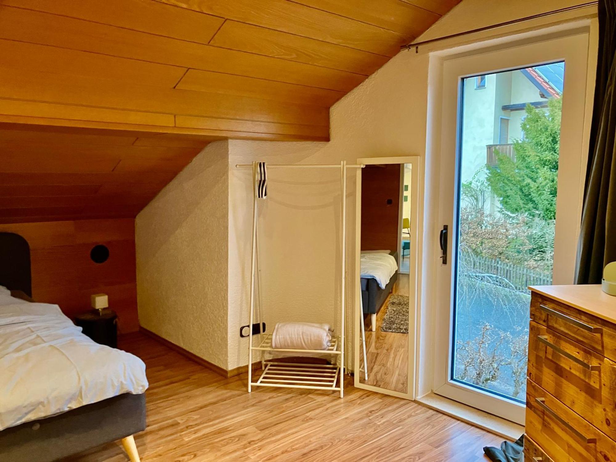 Ue Villa 4 Zimmer เฮิร์สไชด์ ภายนอก รูปภาพ